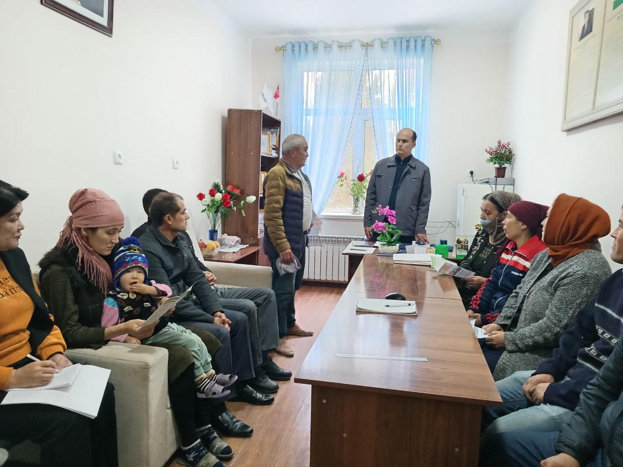 Yangiariq tuman sanitariya epidemiologik osoyishtalik va jamoat salomatligi bolimi xodimlari tomonidan Chiqirchi qishlogidagi Chiqirchi, Oqmachit va Tuzloq maxallarida Maxallabay ishlar olib borildi