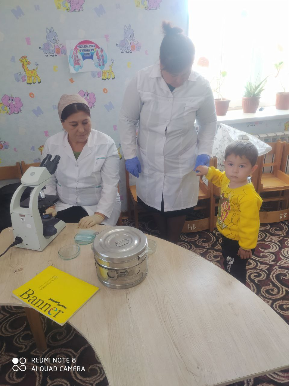 Yangiariq tuman sanitariya epidemiologik osoyishtalik va jamoat salomatligi bolimi xodimlari tomonidan maktabgacha talim tashkilotlarida tarbiyalanuvchi bolalarda gijja tuxumlarini aniqlash maqsadida surtma namunalari olib tekshirildi.