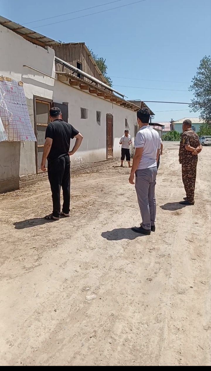 Янгиарик туман хокимлиги кошидаги комиссия таркиби билан туманнинг Кармиш кишлогида яшовчи фукароларнинг  халк кабулхонасига берган  аризалари  жойига чикиб урганилди ва ижобий хал килиб берилди.
